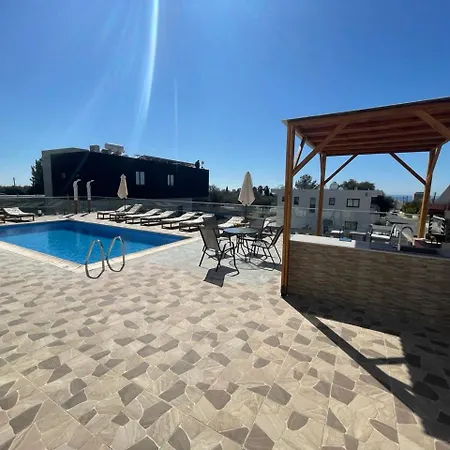 Arf - With Jacuzzi At The Complex *