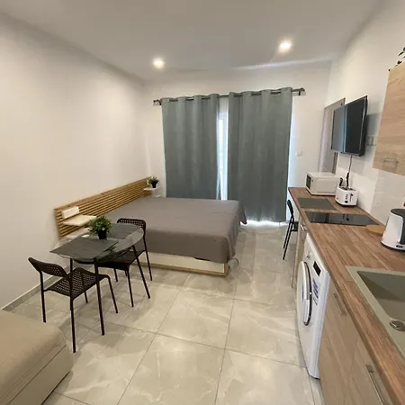 Arf - With Jacuzzi At The Complex Apartment