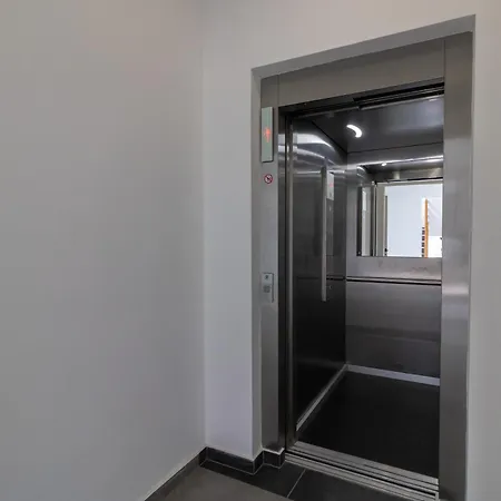 Arf - With Jacuzzi At The Complex * Emba