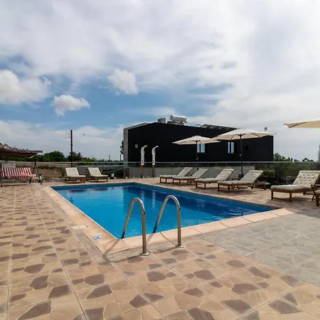 Arf - With Jacuzzi At The Complex