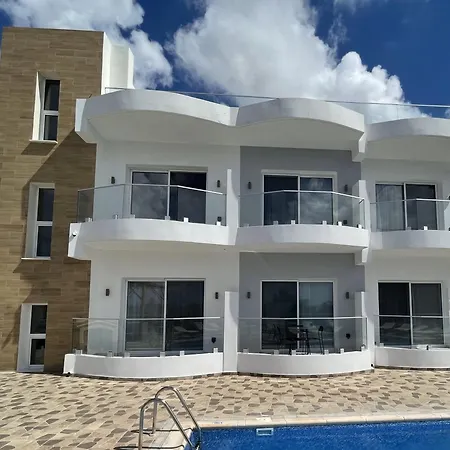 Arf - With Jacuzzi At The Complex דירה Emba