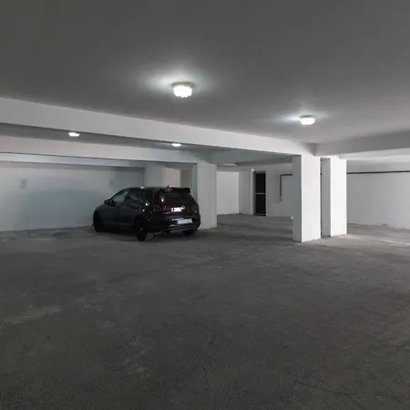 Arf - With Jacuzzi At The Complex Emba