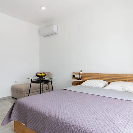 Arf - With Jacuzzi At The Complex Emba