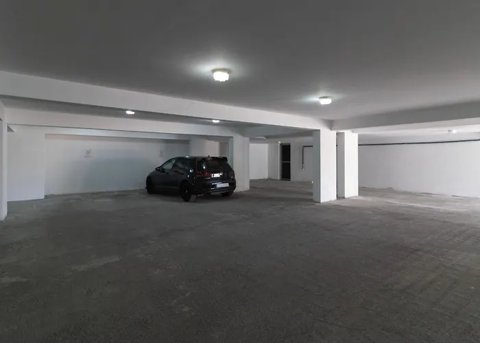 Arf - With Jacuzzi At The Complex Emba