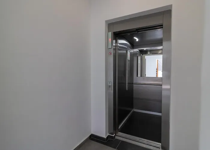 Arf - With Jacuzzi At The Complex * Emba